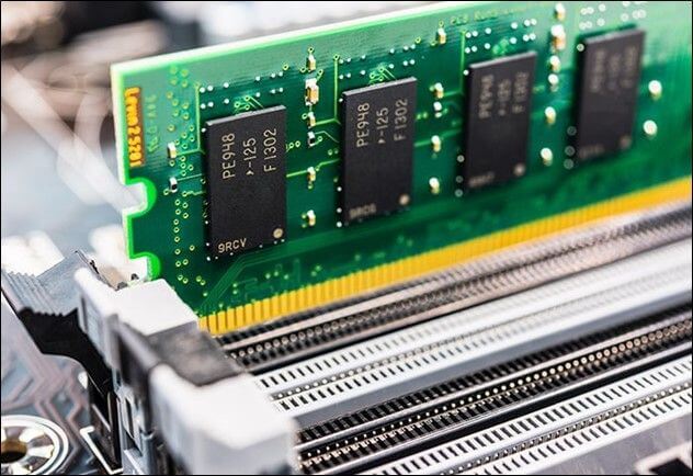RAM out from the memory slot